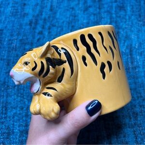 Vintage 1991 Bergschrund Hand Painted Tiger 3D Ceramic Mug Made in Seattle